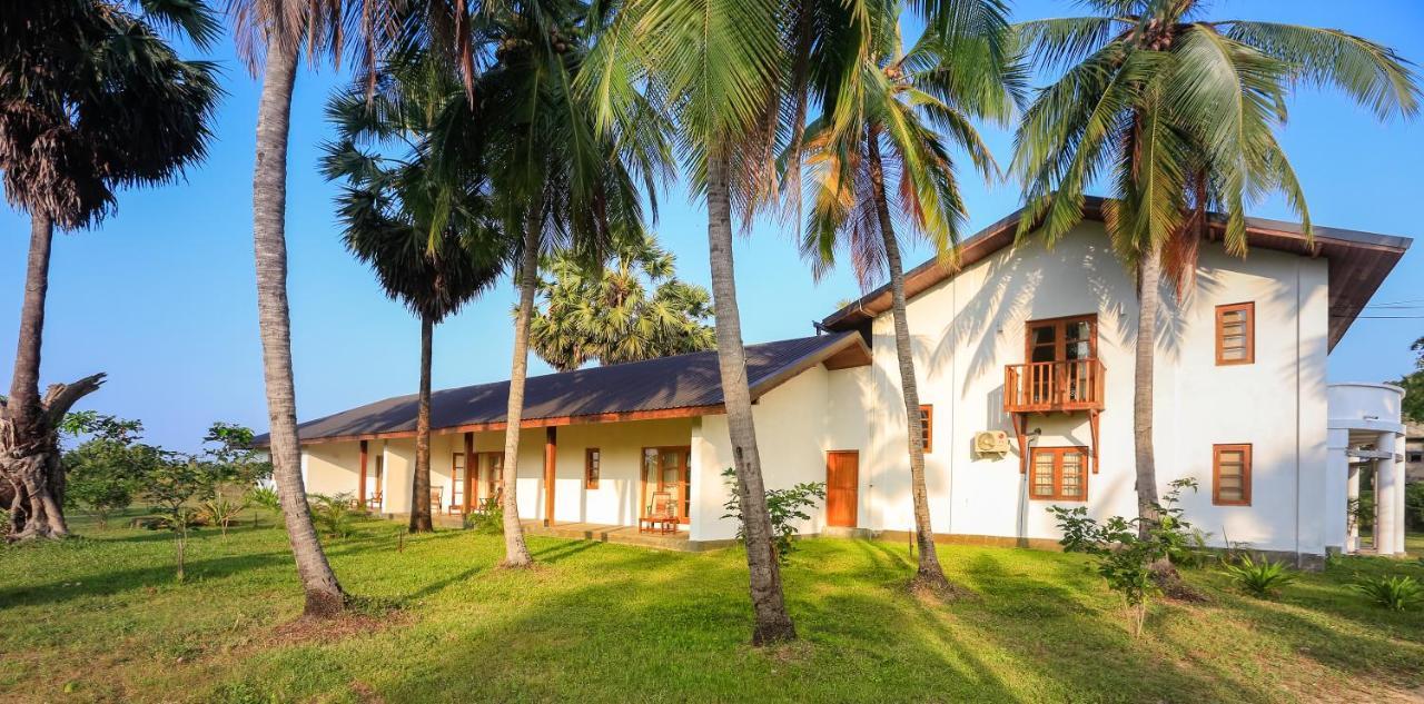 Kayjay Palms Hotel Passikudah ภายนอก รูปภาพ