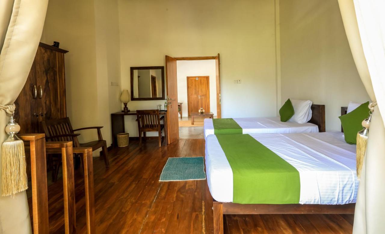 Kayjay Palms Hotel Passikudah ภายนอก รูปภาพ