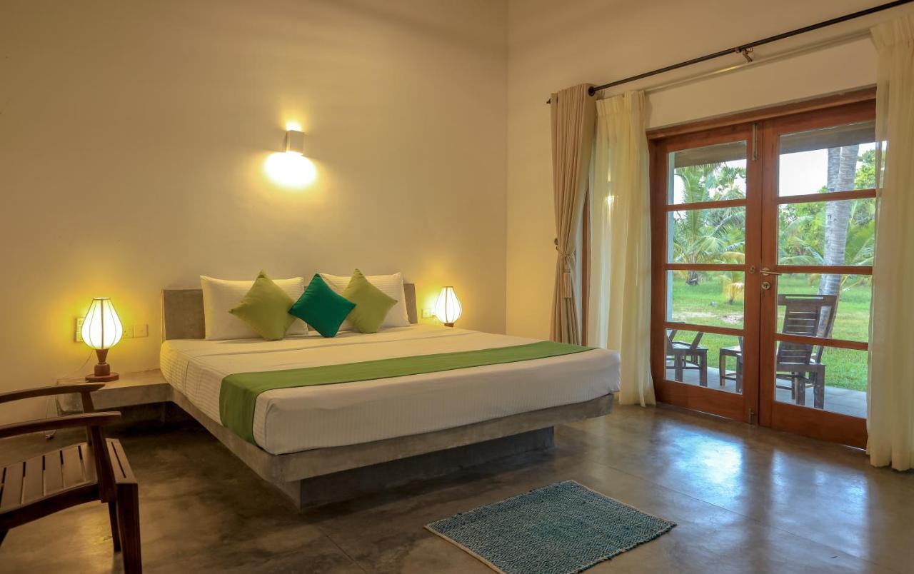 Kayjay Palms Hotel Passikudah ภายนอก รูปภาพ