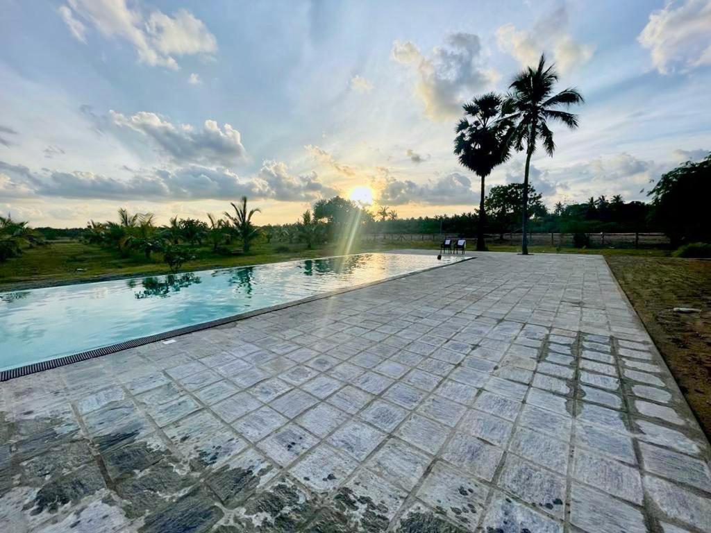 Kayjay Palms Hotel Passikudah ภายนอก รูปภาพ