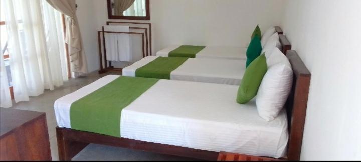 Kayjay Palms Hotel Passikudah ภายนอก รูปภาพ