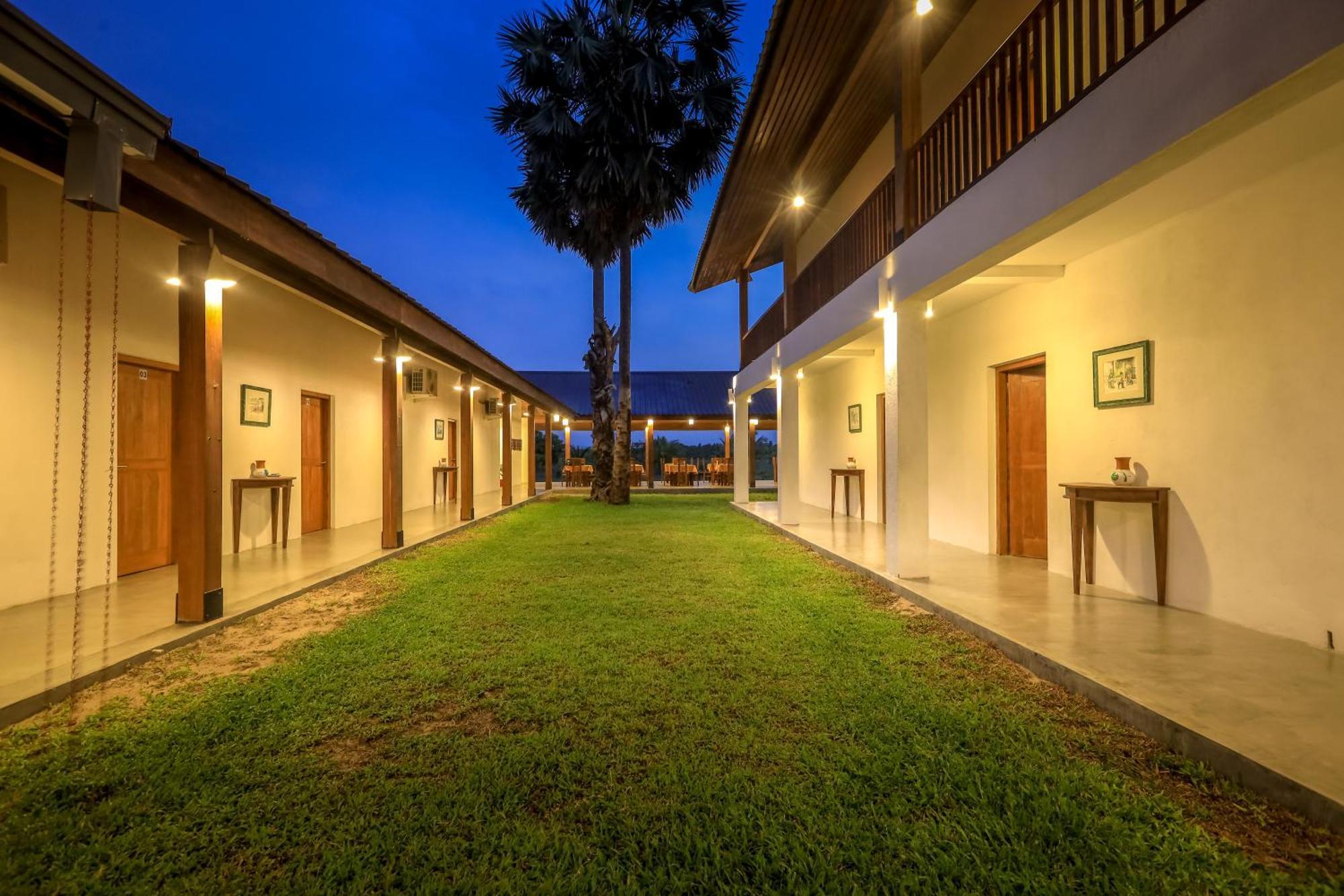 Kayjay Palms Hotel Passikudah ภายนอก รูปภาพ